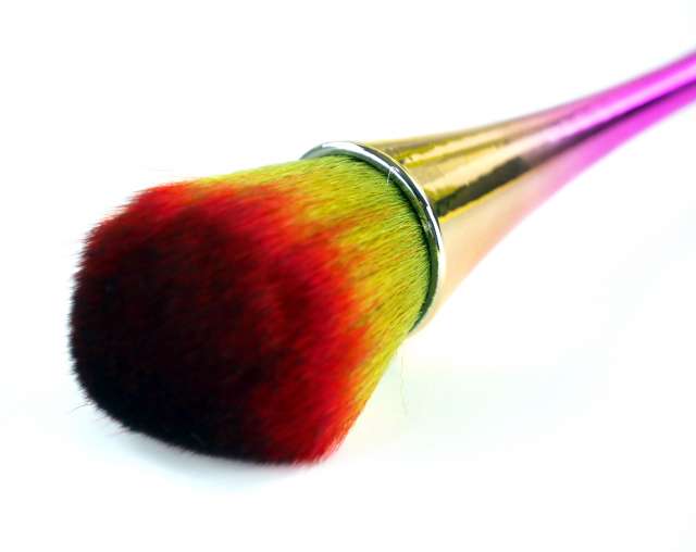 A Cheap Makeup Brush can be used as a Sewing Machine Cleaning Brush - Steve  Sews Stuff